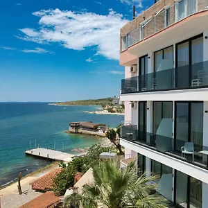 Piccolino Hotel Sarande